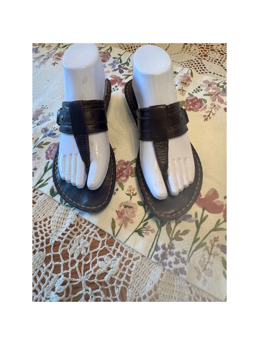 Born Brown Leather Thong Sandals Women's Size 8